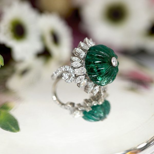Carved emerald ring outlet