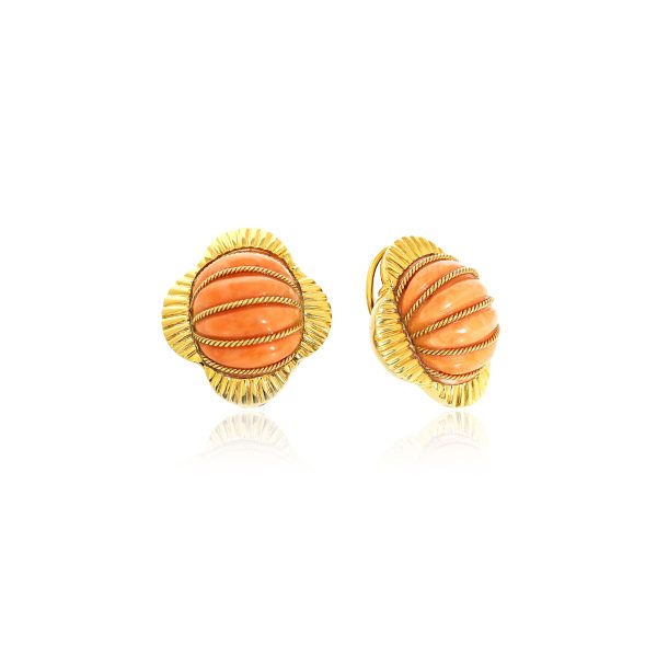 Gold Carving Coral Tops